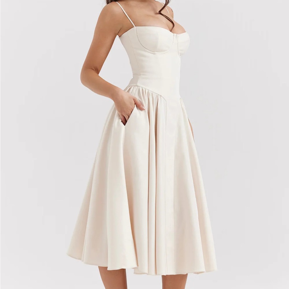 Cream Pleated Midi Dress with Sweetheart Neckline